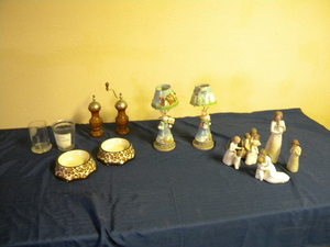 lot 31 image: Figurines and Knick Knacks