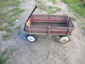 lot 80 image: Red wooden sided wagon