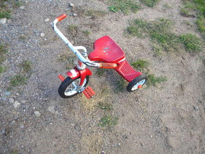 lot 83 image: Red metal trike
