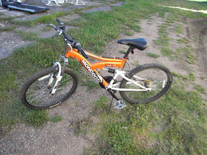 lot 88 image: Mongoose orange XR 15-24  bike