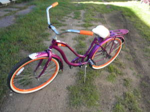 lot 89 image: Schwinn Purple 1 sp 26 bike