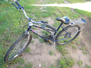 lot 91 image: Huffy Santa Fe 26 10 sp. Bike