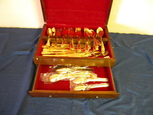 lot 100 image: Custom craft Gold colored flatware-12 place setting