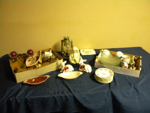 lot 121 image: Assorted figures and dishes
