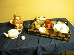 lot 123 image: China,figures,teapots