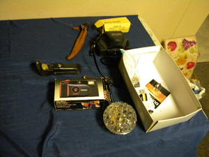 lot 137 image: 2 Cameras,3 knives