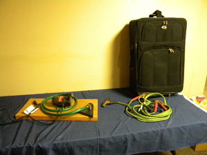 lot 139 image: Elec. Transfer pump,jumper cables,suitcase