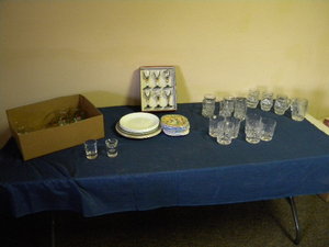 lot 141 image: Mugs, Drink glasses, Stemware