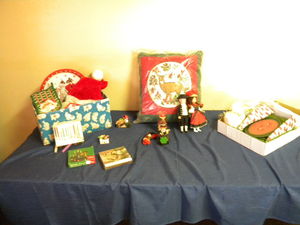 lot 152 image: Christmas items, candles, dolls
