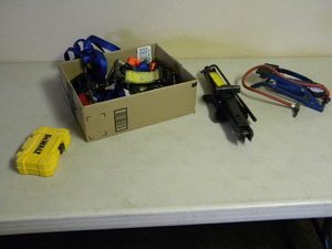 lot 181 image: Rachet straps, Dewalt bits, pump