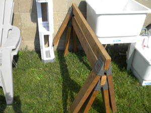 lot 219 image: Wood saw horses & racks