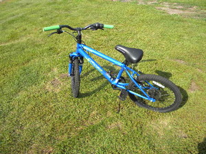 lot 236 image: Crossfire 6 speedBlue 20 bike