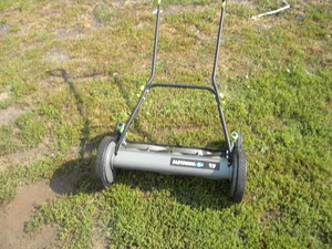 lot 240 image: Earthwise 20 reel mower