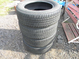 lot 239 image: 4) 255 60R 19 Michelin tires