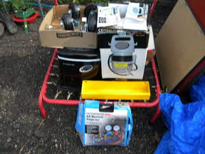 lot 249 image: Sandblaster, casters, ice maker