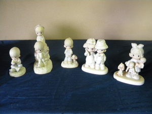 lot 513 image: Precious Moments 5 Figurines