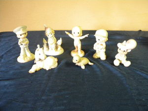 lot 518 image: Precious Moments 7 Figurines