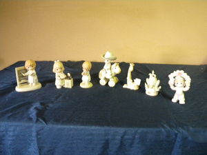 lot 522 image: Precious Moments 7 Figurines