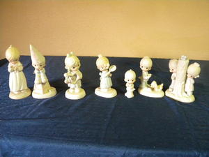 lot 531 image: Precious Moments 7 Figurines
