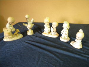 lot 547 image: Precious Moments 6 piece set & 4 Figurines