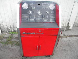 lot 402 image: Snap-On AC recycler  ACT 2000 A