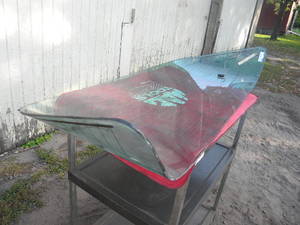 lot 411 image: Rear window Pont. TransAm 77-81