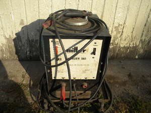 lot 418 image: Miller Swinger 180 Arc Welder