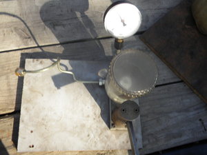 lot 442 image: Bosch tester, 2 clamshell strut pullers