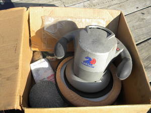 lot 446 image: Two speed Waxmaster w bonnets