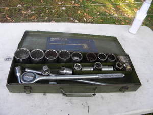 lot 473 image: 34 SAE Socket set (Taiwan)