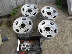 lot 486 image: 4) GMC rims 2011-present & caps