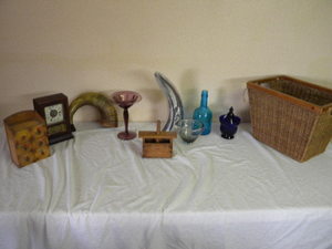 lot 572 image: Horns, press, clock, glassware