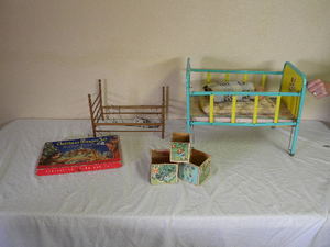 lot 574 image: Metal doll crib, manger set, etc