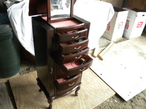 lot 588 image: Standing Jewelry Armoire & Jewelry