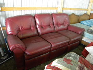 lot 598 image: Full size maroon couch very nice