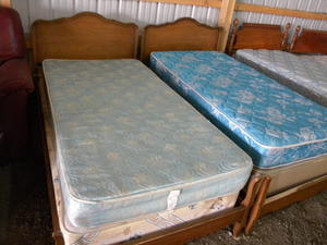 lot 600 image: 2) Matching single beds complete