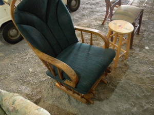 lot 613 image: Green padded platform rocker