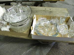 lot 633 image: 2) Flats clear glassware, bell, etc