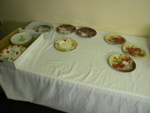 lot 642 image: Franciscan plate, apple plates etc