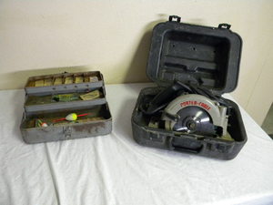 lot 646 image: Tackle box & Porter Cable Saw