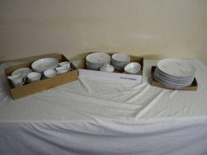 lot 650 image: 8 Place set German Dishes, C & S