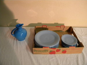lot 652 image: Fiestaware, Pitcher, 7 large 6 sm