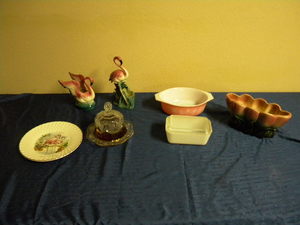 lot 691 image: 2) Pyrex pieces, covered candy dish