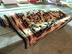 lot 711 image: 5 6 X 8 6 Area Rug