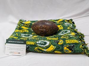 lot 4 image: Green Bay Packers 2019 signed football package