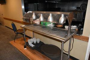 lot 12 image: 6 Serving Roller Stand