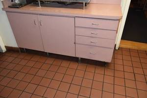 lot 15 image: Cabinet wdrawers