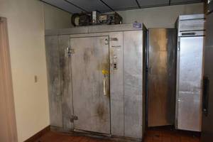 lot 23 image: 4 x 6 Kold Walk-in Cooler