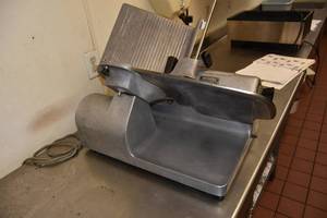 lot 44 image: Old Hobart slicer for parts