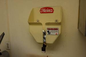 lot 46 image: Heinz Poly Dispenser